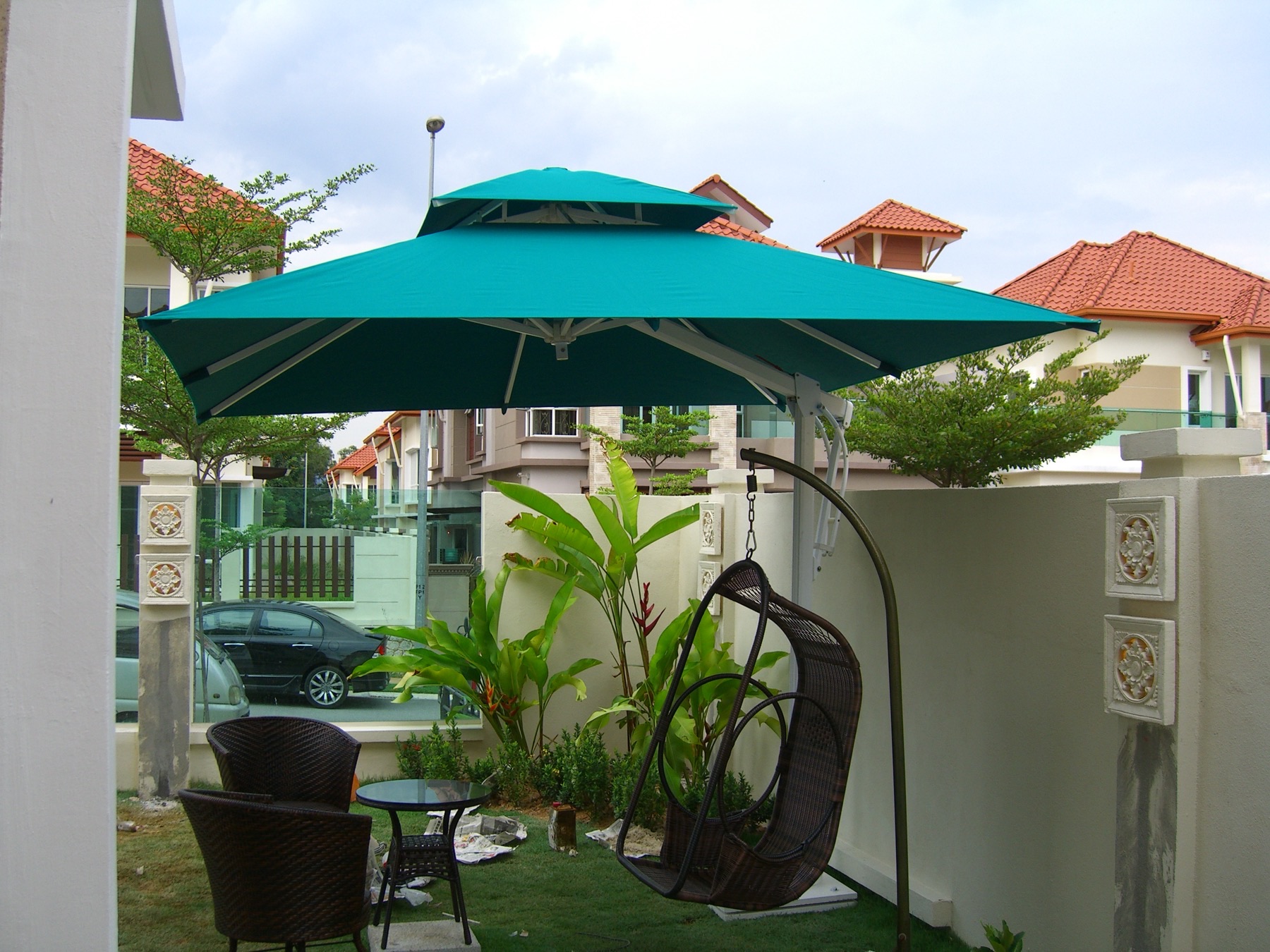 Payung outdoor cantilever sisi